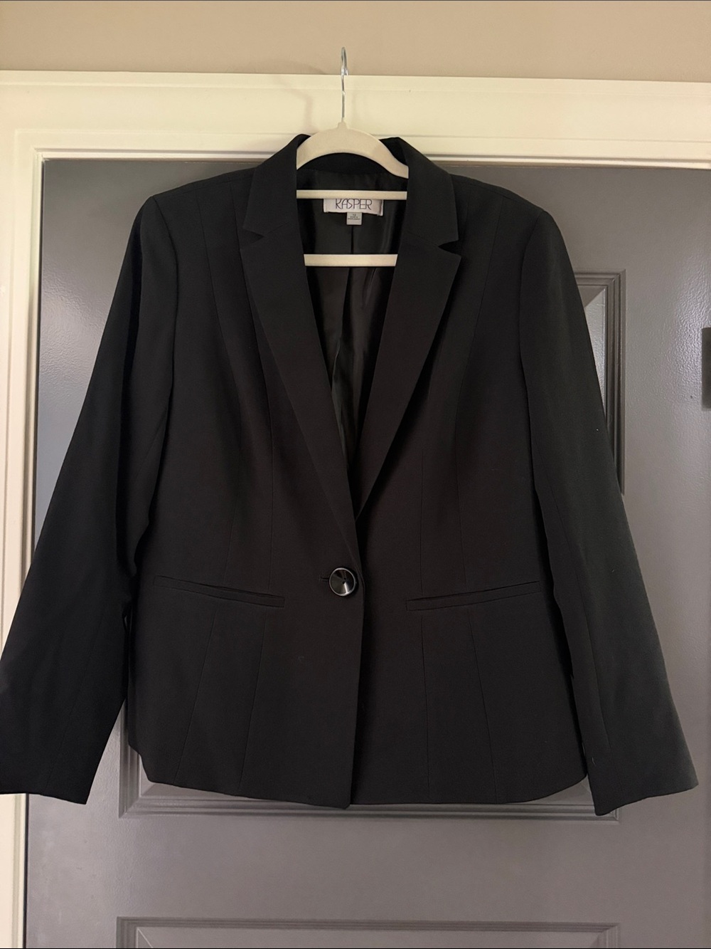 Kasper Black Single-Button Blazer with Notch Lapel